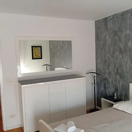 Maris Lux * Makarska